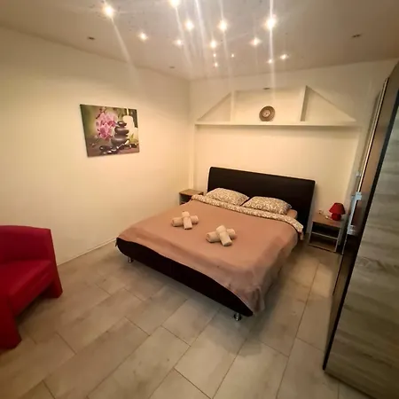 Fantastic Nights Ii Apartamento